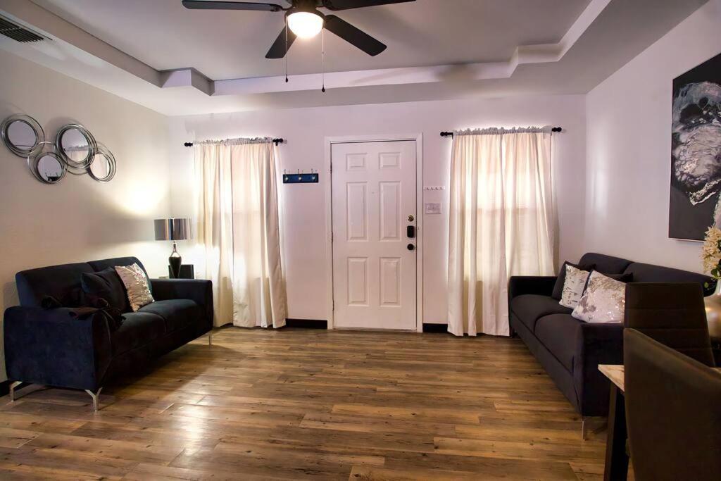 Chic & Cozy 2 Bedroom - 1 Bathroom - Rated Best Eagle Pass Eksteriør bilde